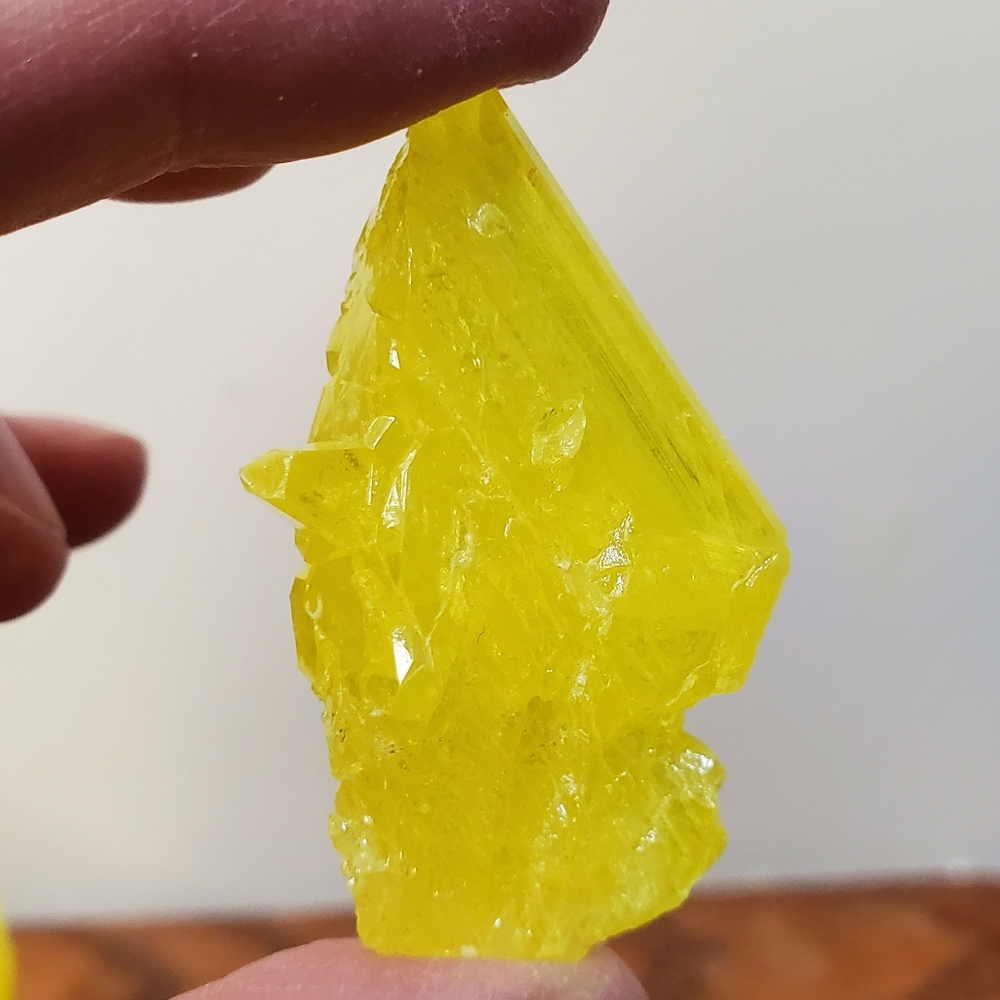 Pure Sulfur Crystal, Single Point - Picture 7 of 12